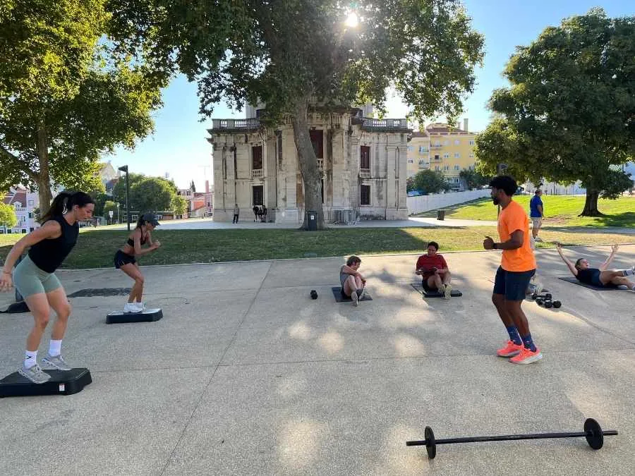 Treinamento funcional na praça da Ajuda, Lisboa, Portugal
